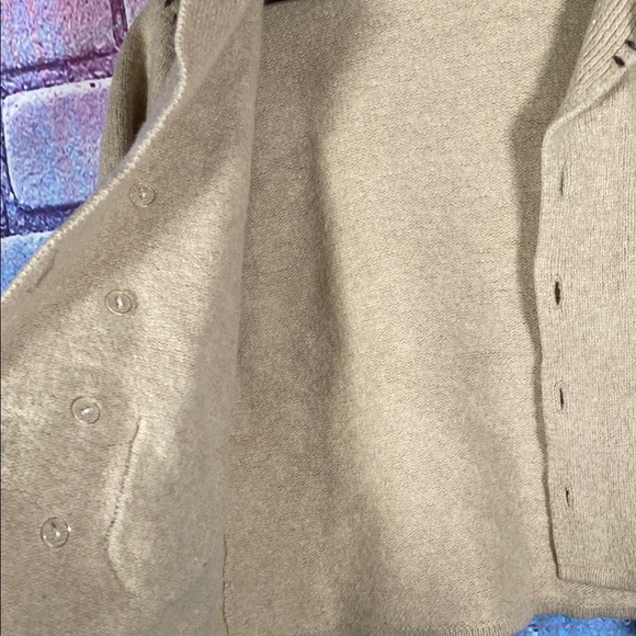 J.Jill Women's Cream Cardigan with Brown Buttons Size Medium - Picture 5 of 8
